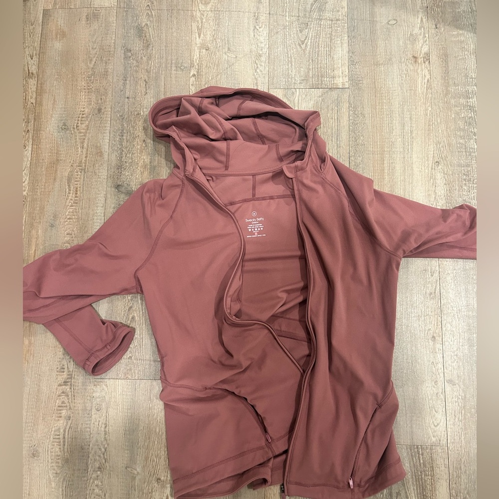 Sweaty Betty womens atheltic jacket (feels like lululemon) medium. mauve color